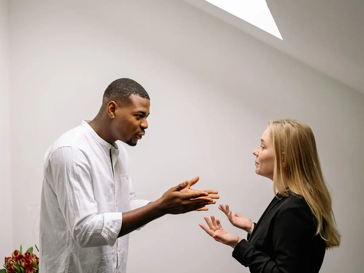 Employeur et salarié ne peuvent plus se parler : que peut apporter une médiation sans face à face ?